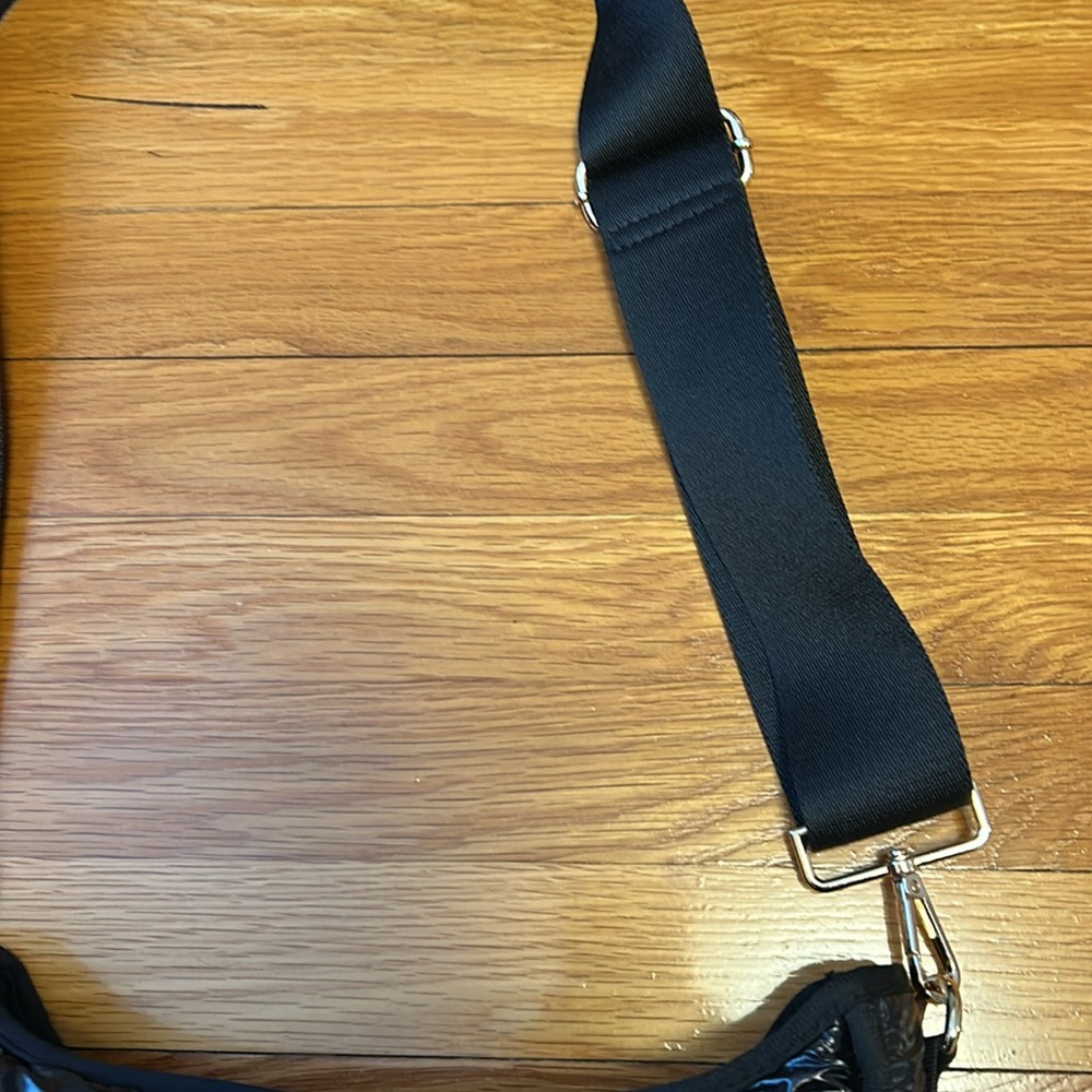 Ah-Dorned Black Puffer Nylon Crossbody Bag - Picture 3 of 12